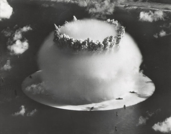 史上第一次的水底核爆6