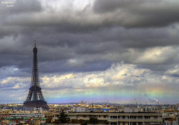 巴黎天空出現不可思議的水平彩虹1