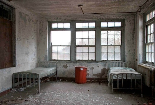 讓你雞皮疙瘩掉滿地的廢棄精神病院17