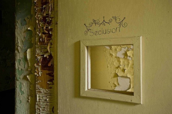 讓你雞皮疙瘩掉滿地的廢棄精神病院8