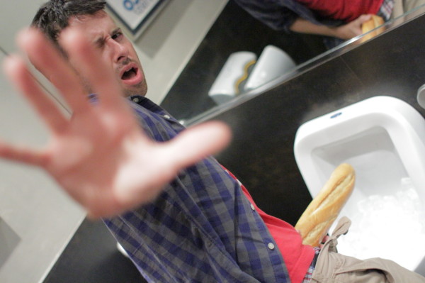 YIF後繼有人！網友爭投法國麵包惡搞圖1