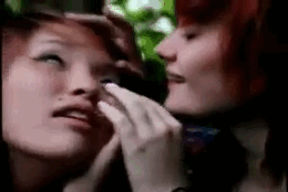 花惹發？日本學生興起舔眼風2