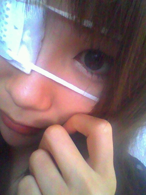 花惹發？日本學生興起舔眼風5