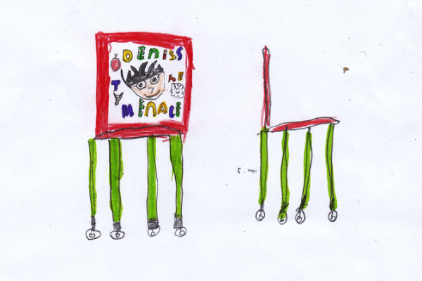 藝術家把小孩畫的椅子蓋出來1