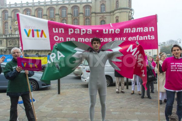 Gay到不行的法國反同性戀人士2