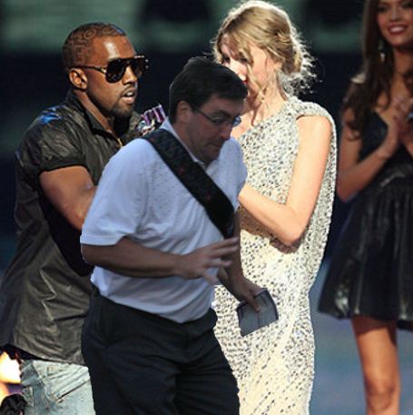 不小心擋到人家求婚照而爆紅的借過男7