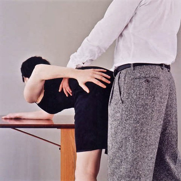 不脫衣服直接上，色情還是藝術？13