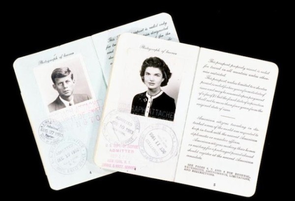 你認識這些護照的主人4