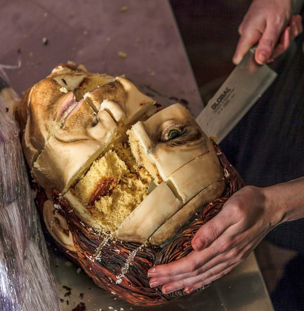 來一塊毛骨悚然的屍體蛋糕吧！6