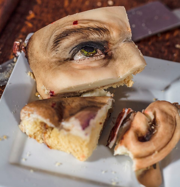 來一塊毛骨悚然的屍體蛋糕吧！8