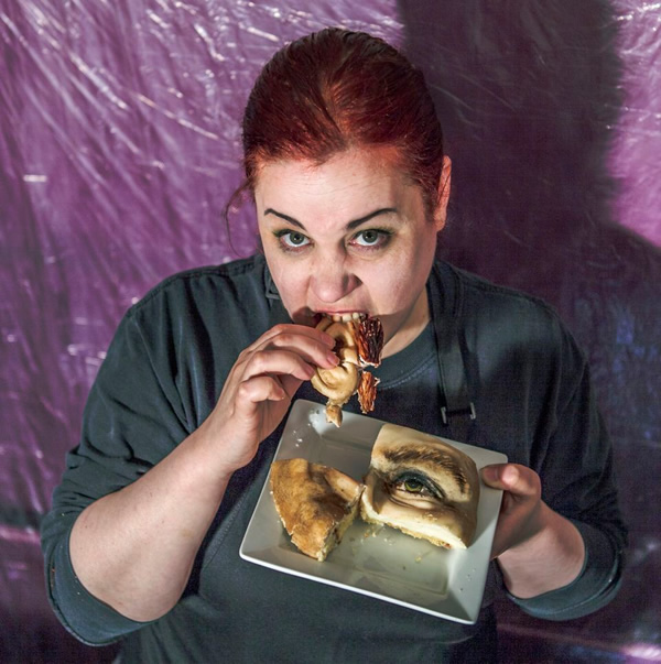 來一塊毛骨悚然的屍體蛋糕吧！9