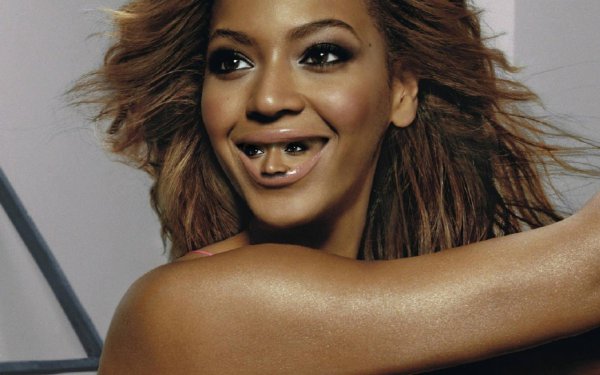 俄羅斯娃娃？躲在嘴巴裡的小一號明星1