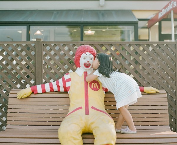 卡哇依！什麼都要親一下的日本小女孩5