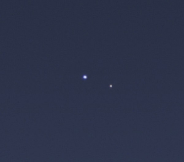 被甩算啥，看看這張土星拍到的地球吧！2