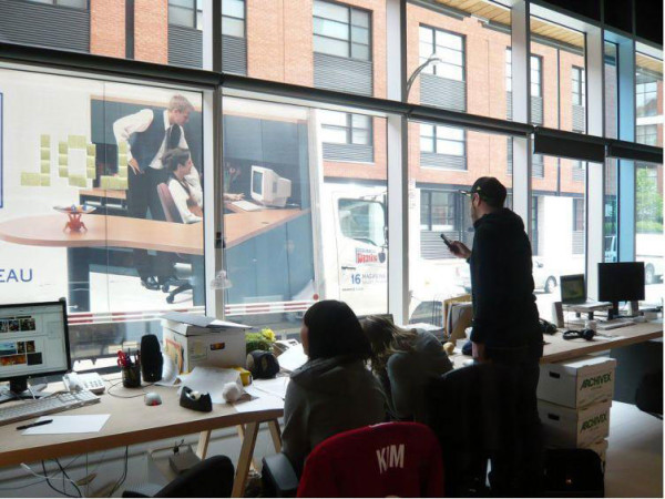 如何瞬間毀掉一個戶外廣告_01