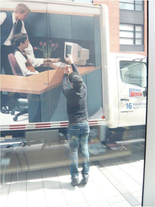 如何瞬間毀掉一個戶外廣告_02