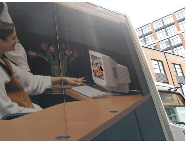 如何瞬間毀掉一個戶外廣告_08